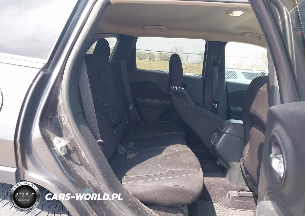 2016 Jeep Cherokee Latitude VIN:1C4PJMCB0GW214400 - 8