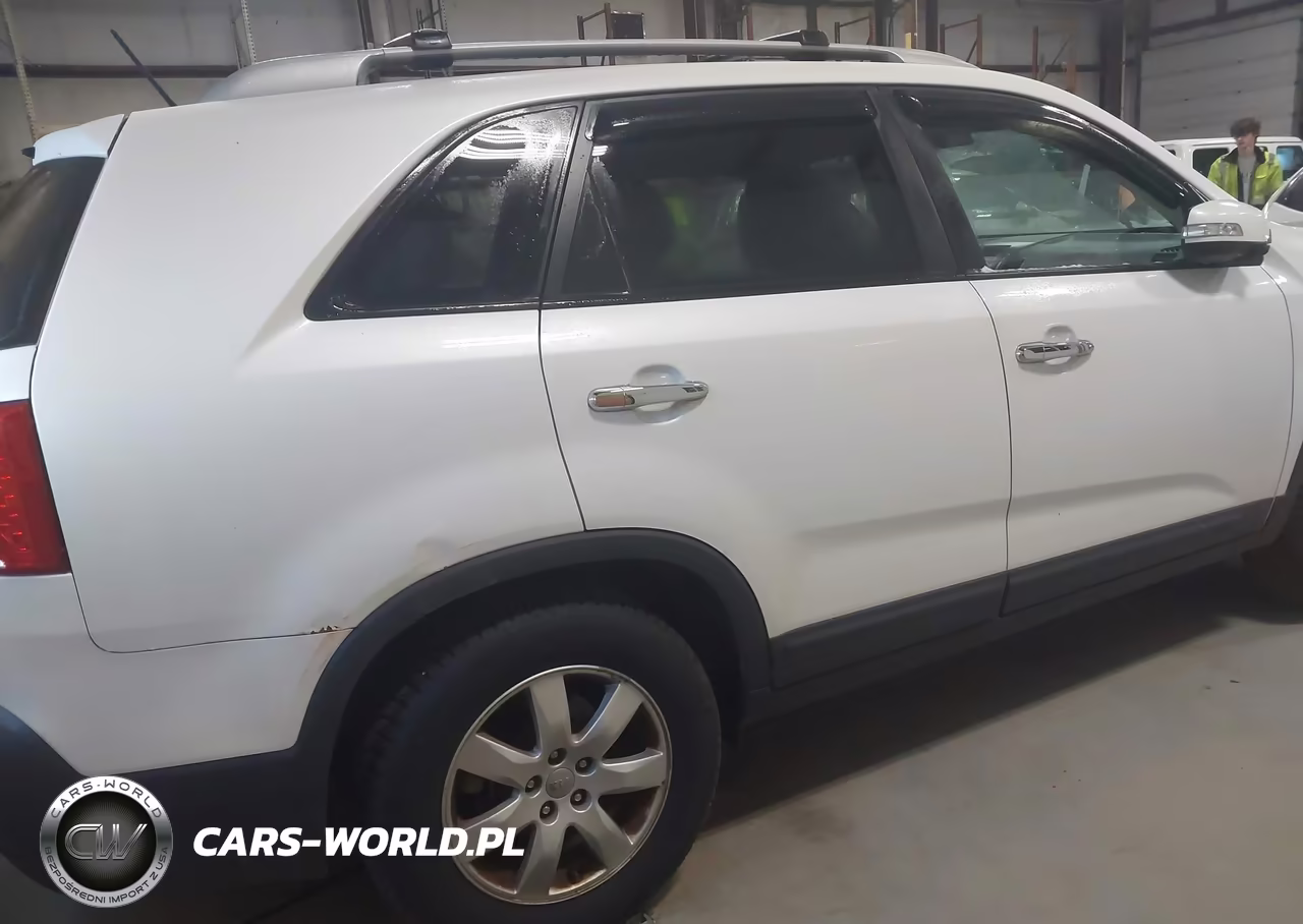 2012 Kia Sorento Lx VIN:5XYKT4A68CG218258 - 4