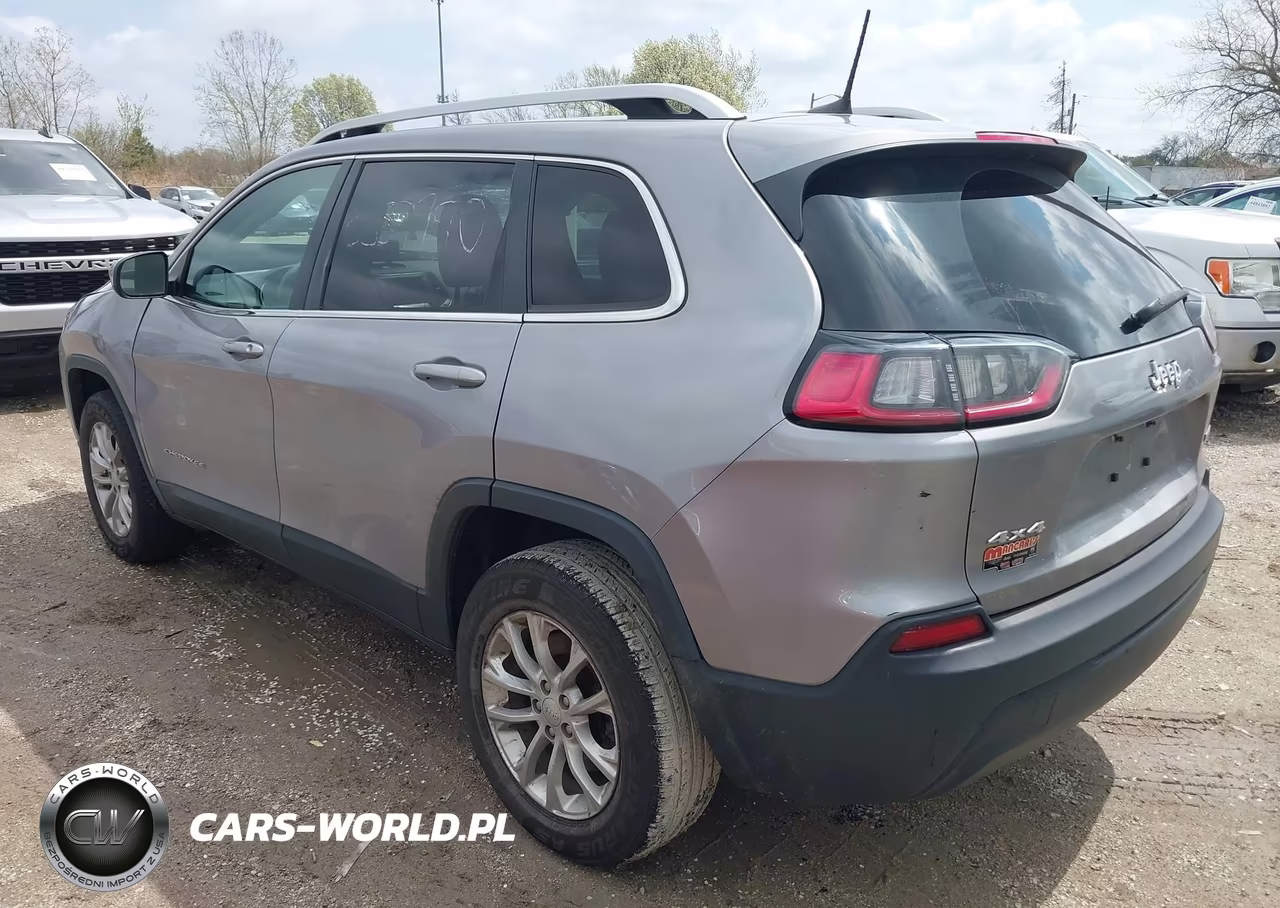 2019 Jeep Cherokee Latitude 4X4 VIN:1C4PJMCB6KD338448 - 3