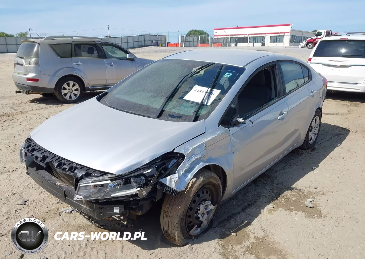 2017 Kia Forte Lx VIN:3KPFK4A7XHE111083 - 6