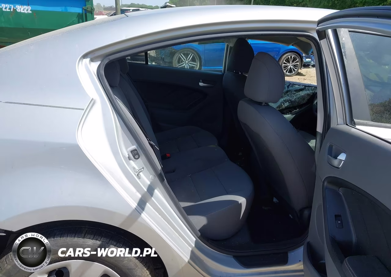 2017 Kia Forte Lx VIN:3KPFK4A7XHE111083 - 8