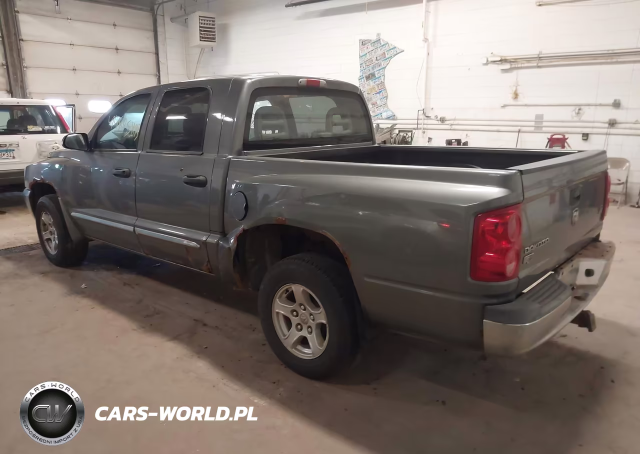 2005 Dodge Dakota Laramie VIN:1D7HE58N45S197659 - 3