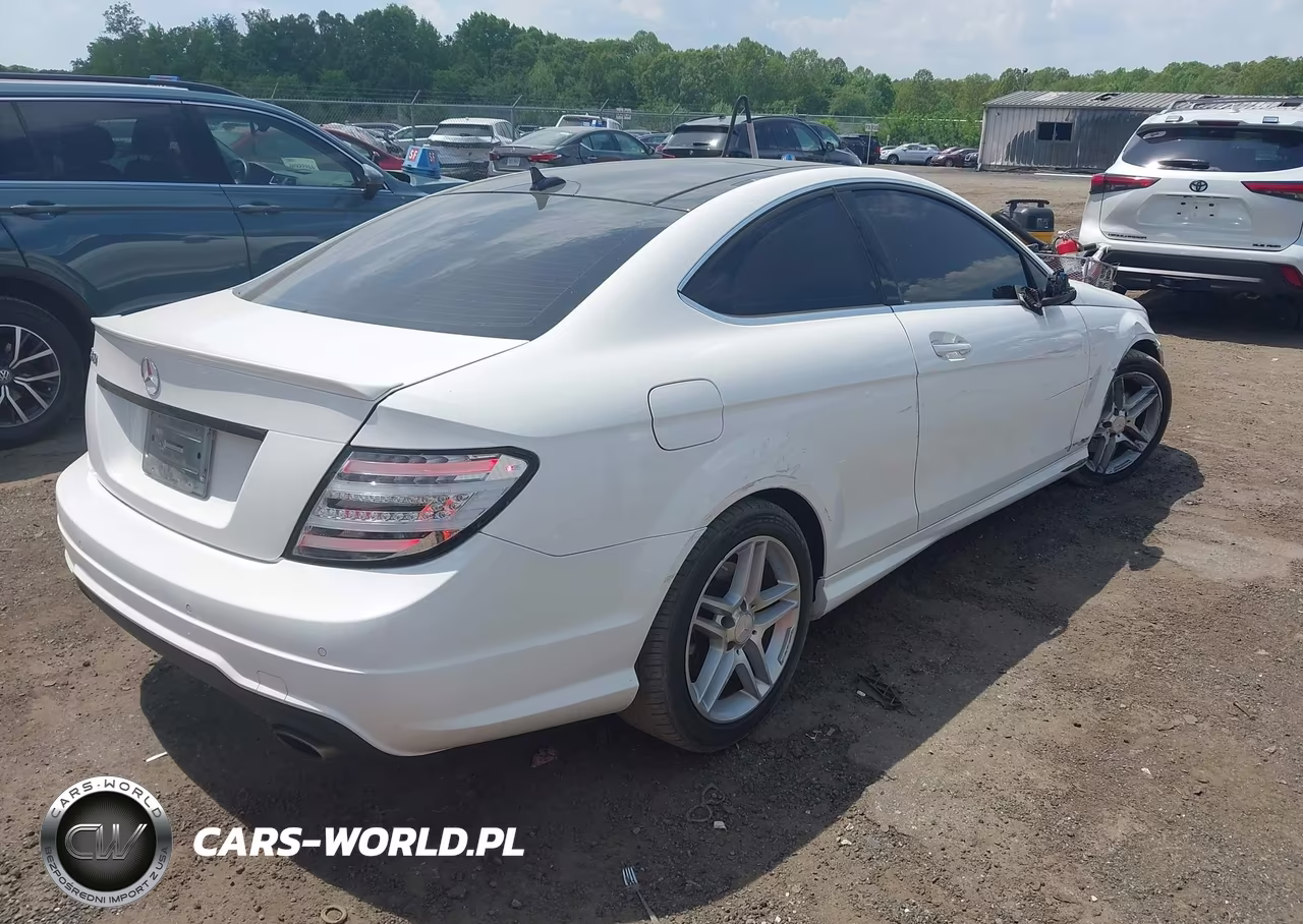 2013 Mercedes-Benz C 350 Sport 4Matic VIN:WDDGJ8JB4DG063597 - 4