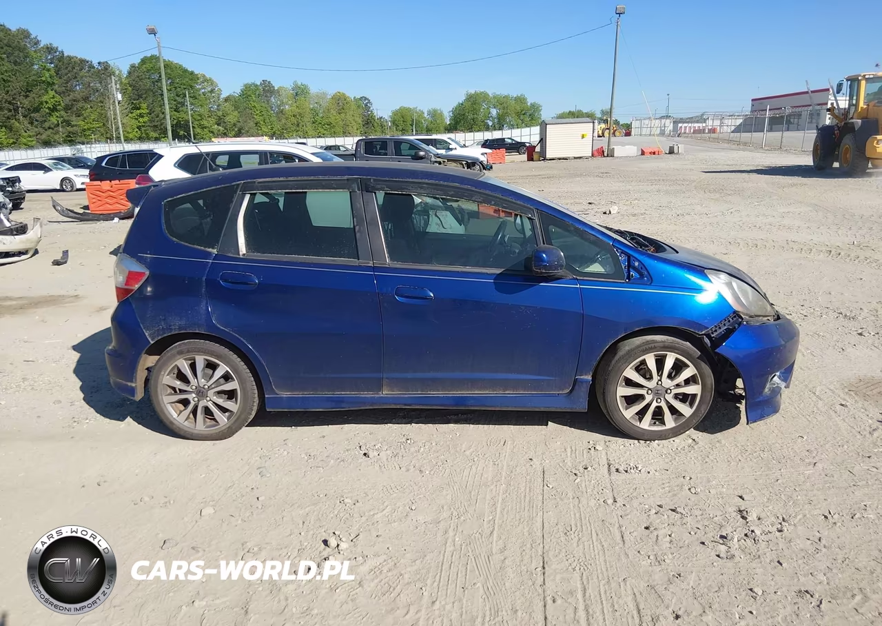 2012 Honda Fit Sport VIN:JHMGE8H59CC041288 - 13