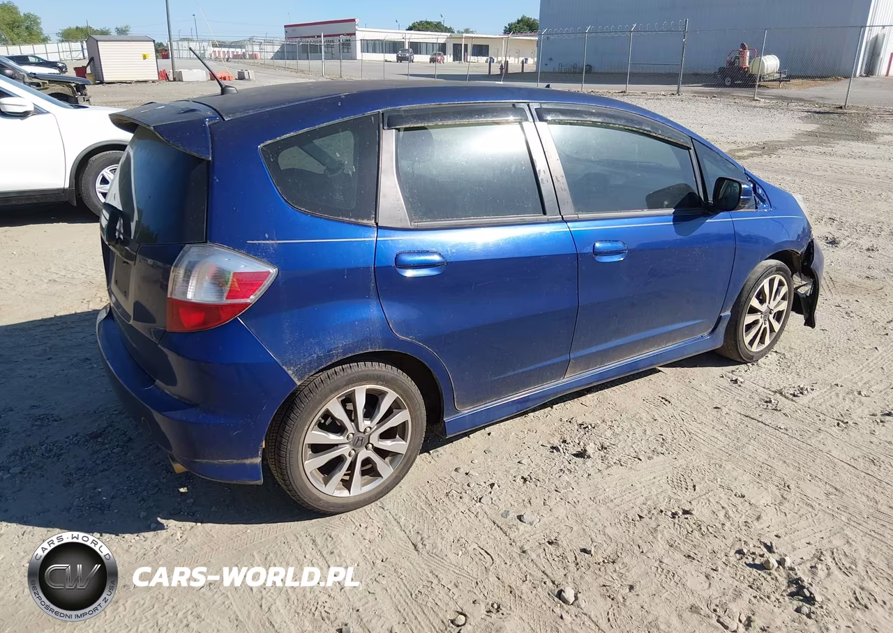 2012 Honda Fit Sport VIN:JHMGE8H59CC041288 - 4
