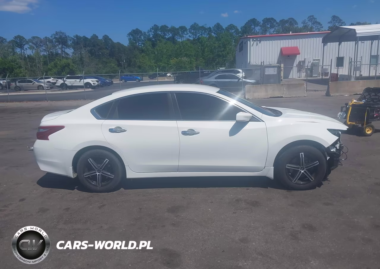 2018 Nissan Altima 2.5 S VIN:1N4AL3AP5JC157411 - 13
