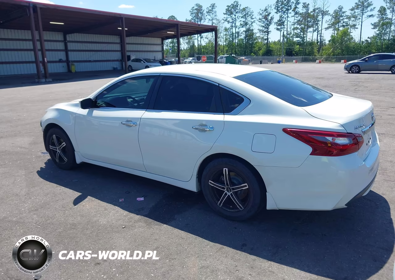 2018 Nissan Altima 2.5 S VIN:1N4AL3AP5JC157411 - 3