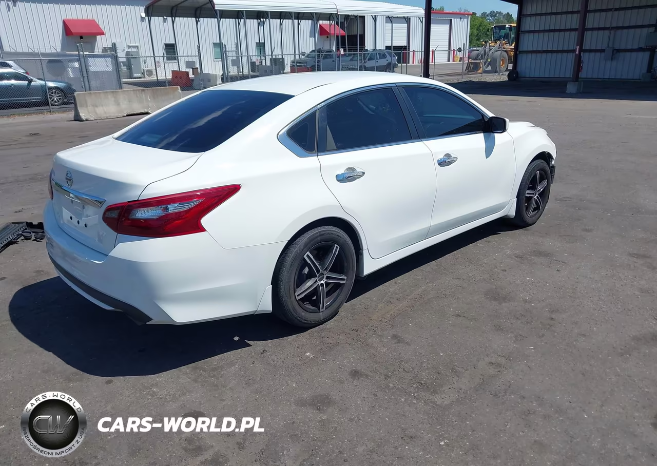2018 Nissan Altima 2.5 S VIN:1N4AL3AP5JC157411 - 4