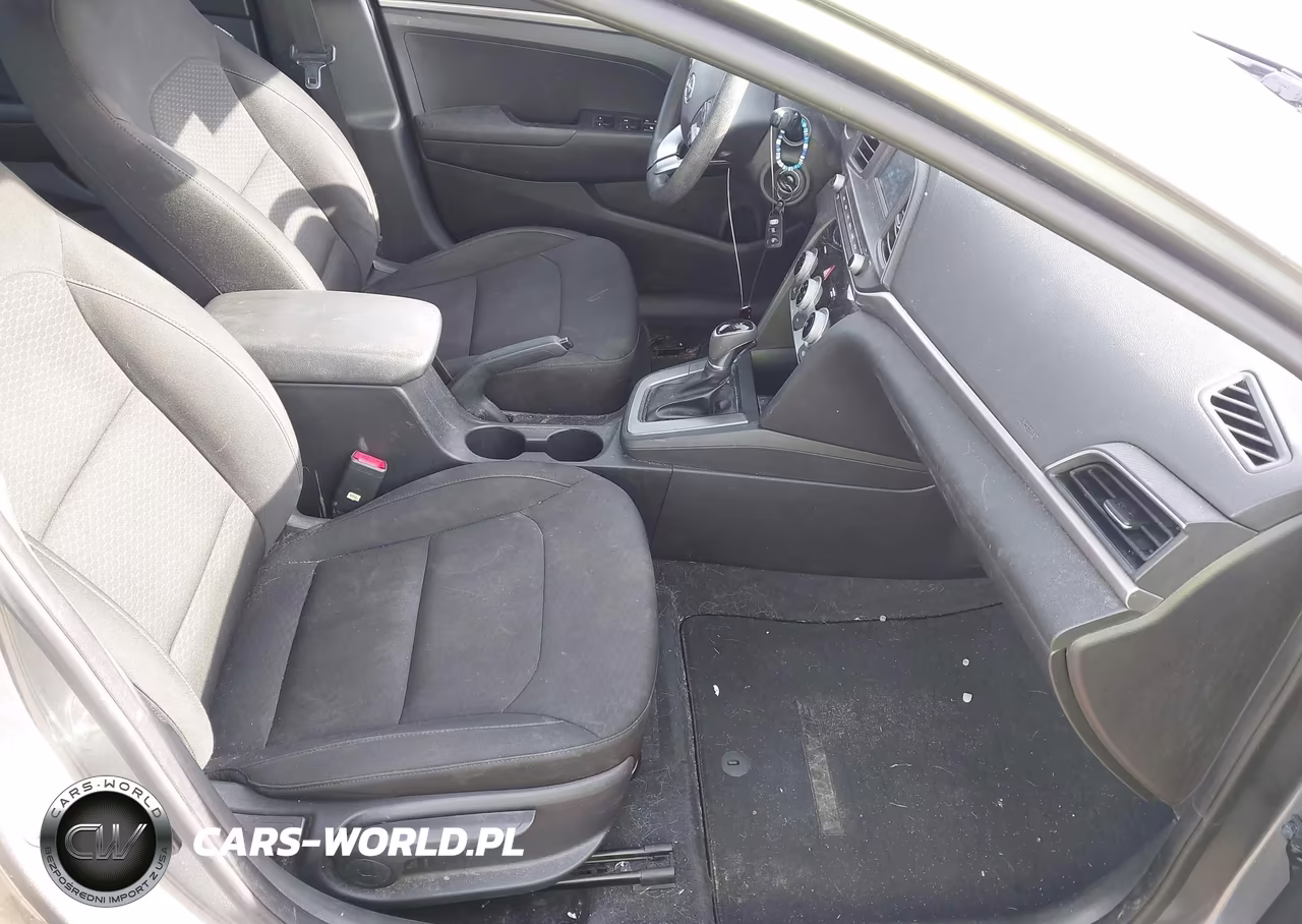 2019 Hyundai Elantra Se VIN:KMHD74LF8KU793740 - 5