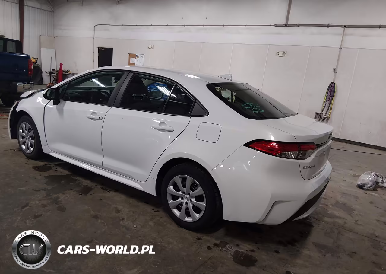 2020 Toyota Corolla Le VIN:5YFEPRAE3LP045816 - 3