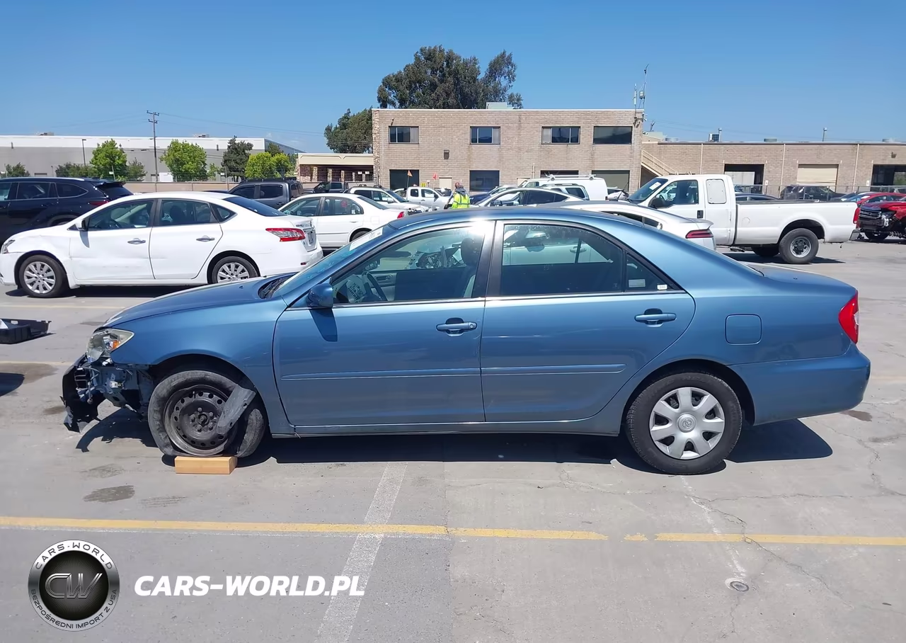 2004 Toyota Camry Le VIN:4T1BE32KX4U919878 - 15