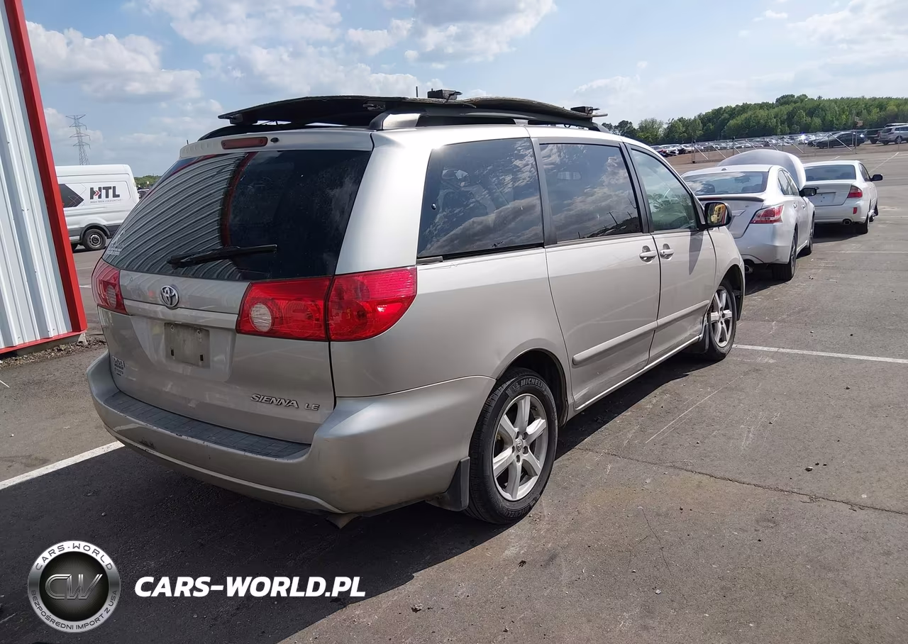 2007 Toyota Sienna Le VIN:5TDZK23C67S000370 - 4
