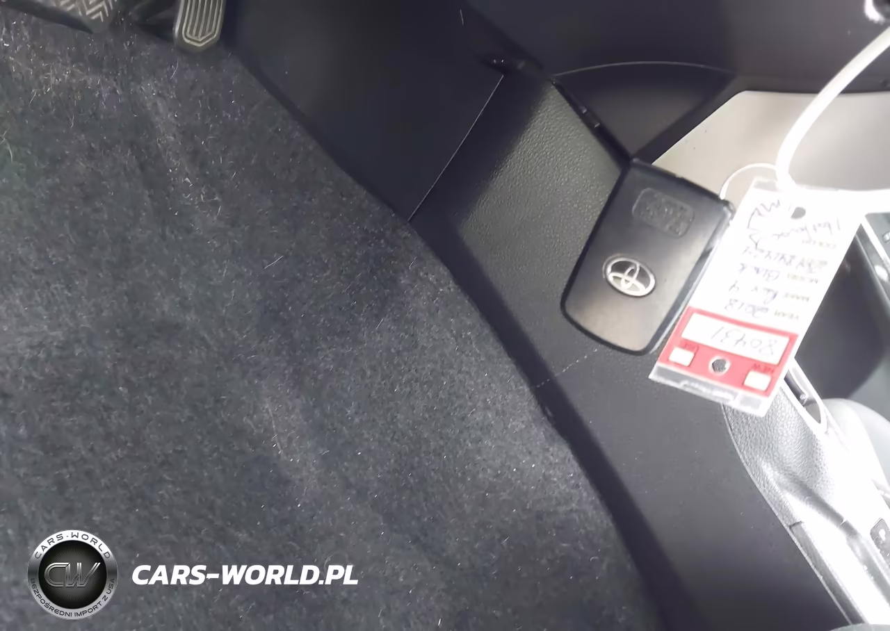 2018 Toyota Rav4 Adventure VIN:2T3RFREV8JW841429 - 11