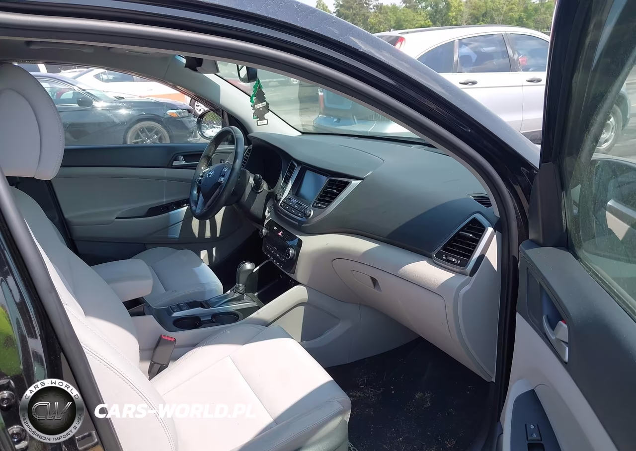 2018 Hyundai Tucson Value VIN:KM8J3CA26JU794117 - 5
