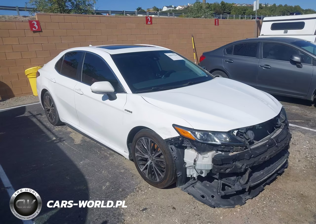 2019 Toyota Camry Hybrid Se – zdjęcie 1 z 18