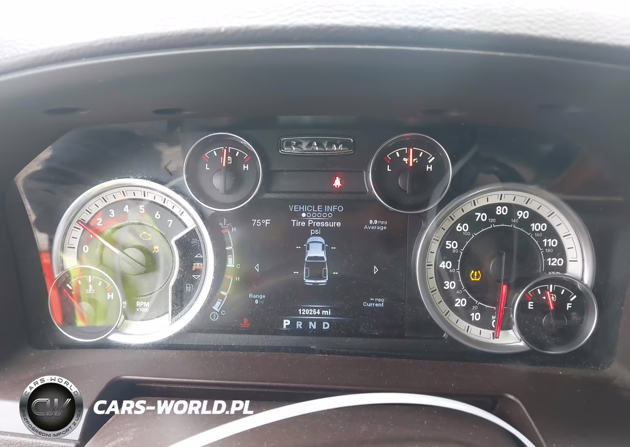 2014 Ram 2500 Laramie VIN:3C6UR5FJ1EG213960 - 7