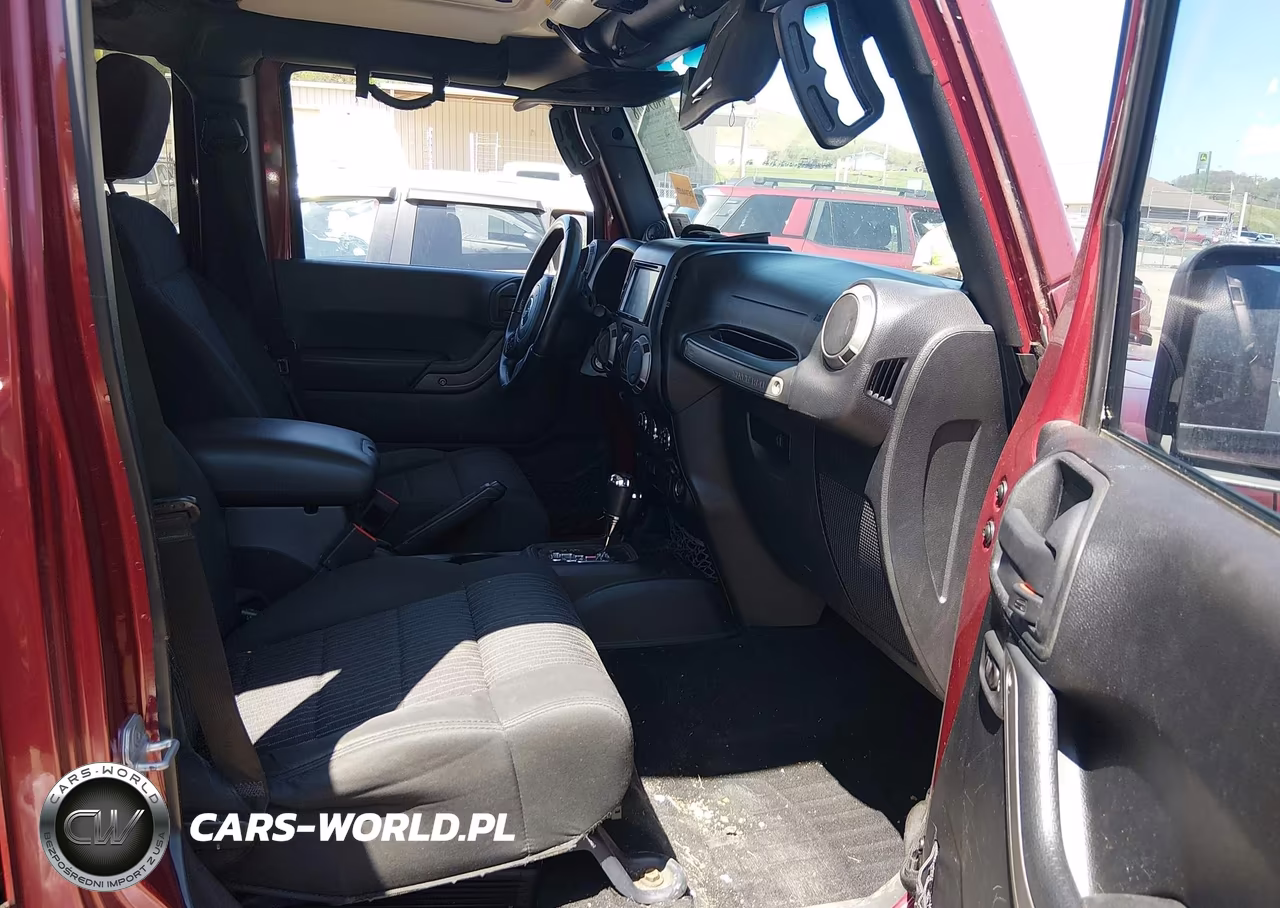 2012 Jeep Wrangler Unlimited Sport VIN:1C4BJWDG8CL199060 - 5