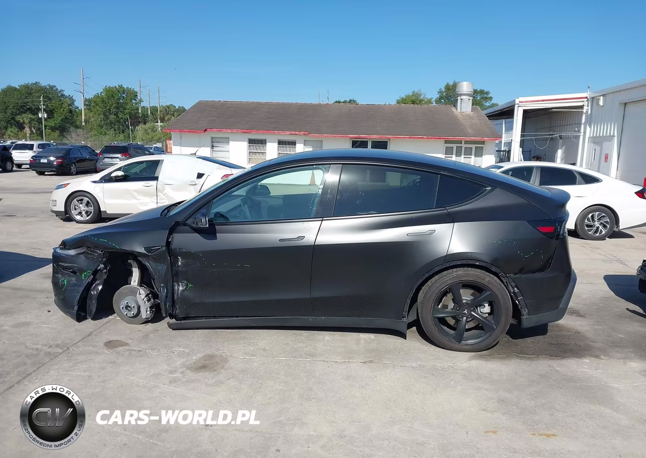 2026 Tesla Model Y Premium Rear-Wheel Drive-Standard Rear-Wheel Drive VIN:7SAYGDED2TF379786 - 15