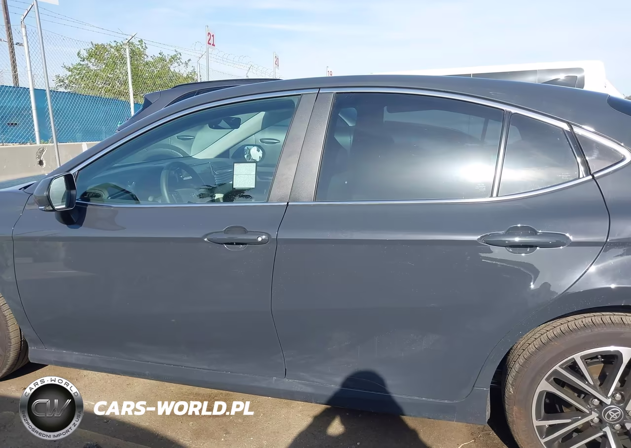 2026 Toyota Camry Xle VIN:4T1DAACK1TU261583 - 14