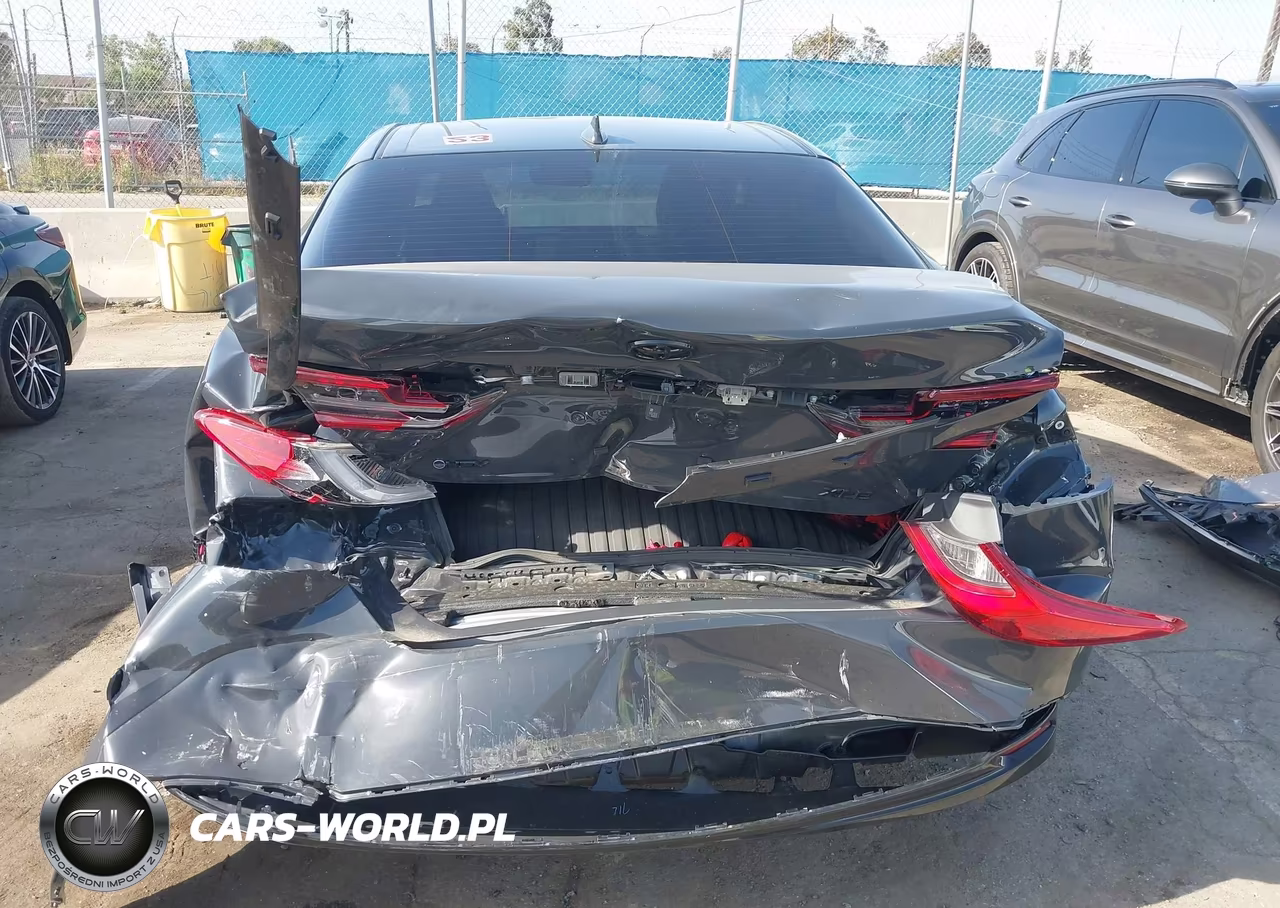 2026 Toyota Camry Xle VIN:4T1DAACK1TU261583 - 16