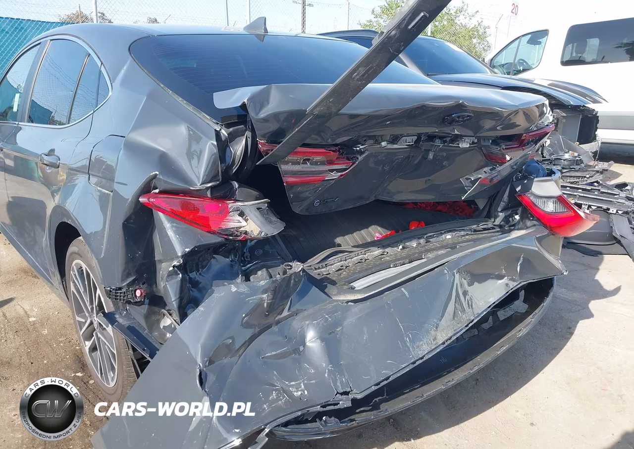 2026 Toyota Camry Xle VIN:4T1DAACK1TU261583 - 6