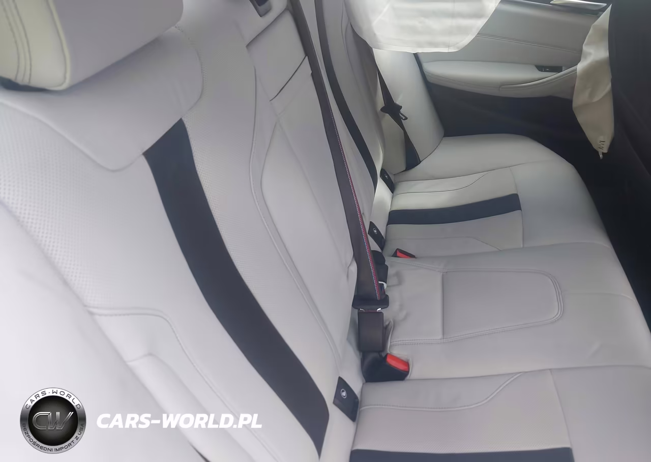 2023 BMW M5 VIN:WBS83CH04PCL21461 - 8