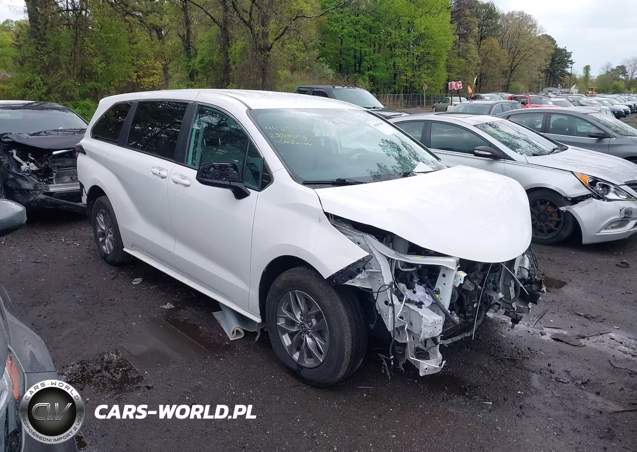 2023 Toyota Sienna Le – zdjęcie 1 z 16