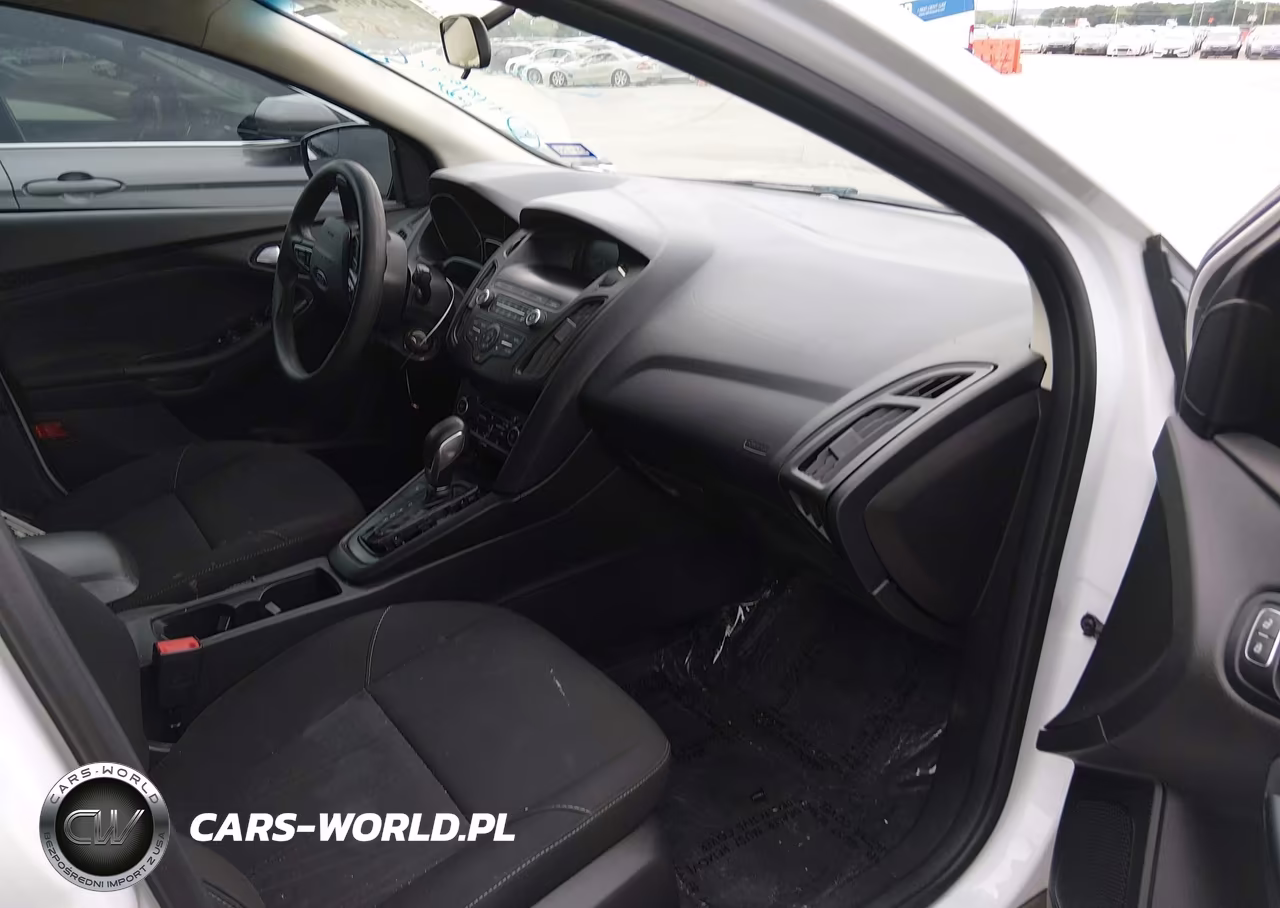 2018 Ford Focus Se VIN:1FADP3FE6JL312007 - 5