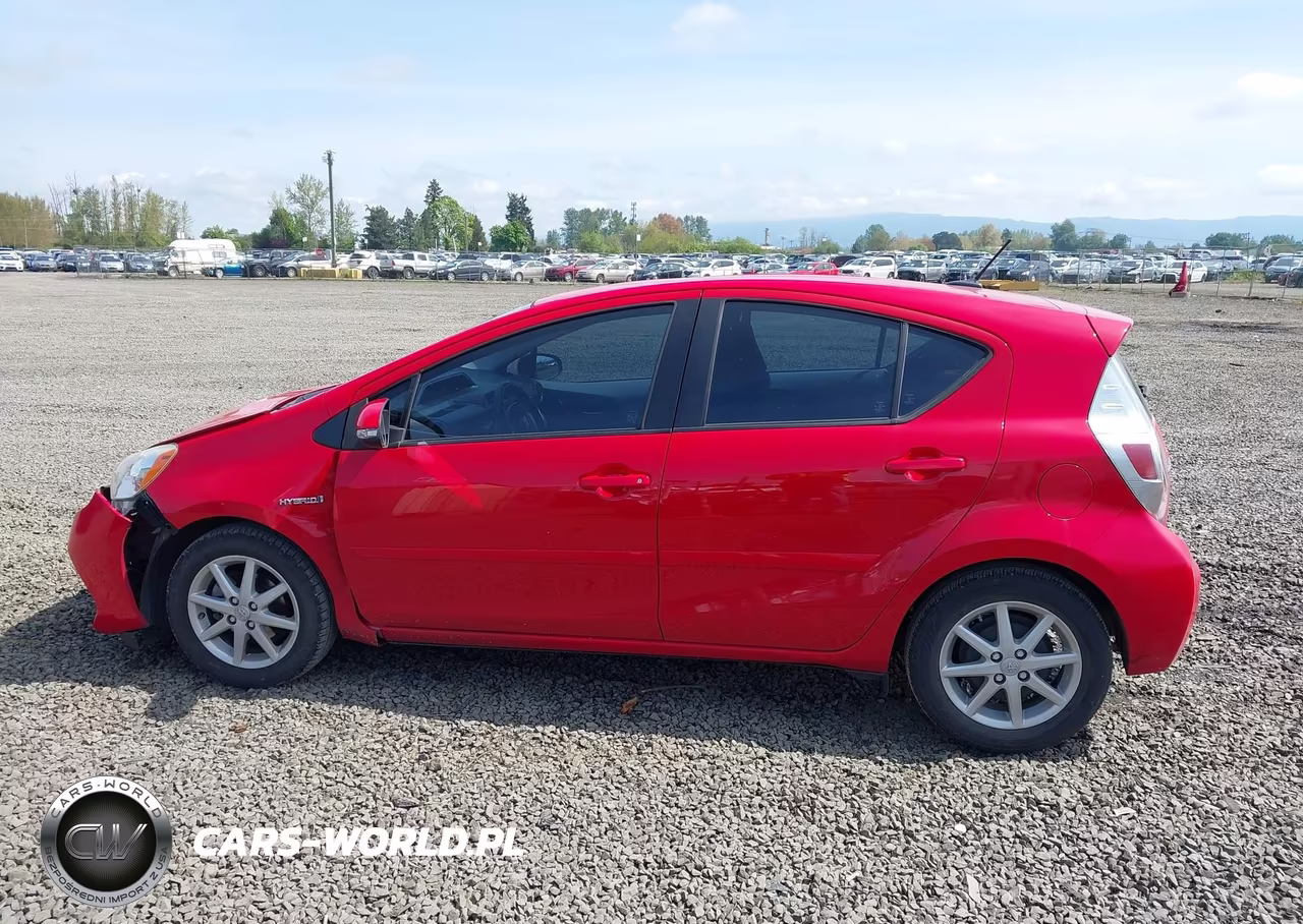 2014 Toyota Prius C Three VIN:JTDKDTB36E1073297 - 14