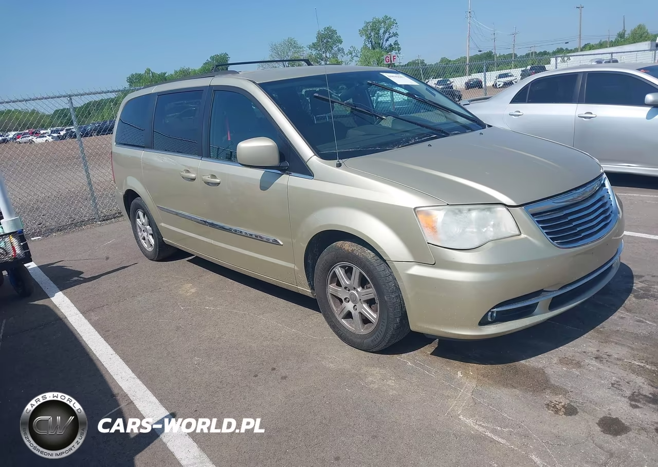 2011 Chrysler Town & Country Touring