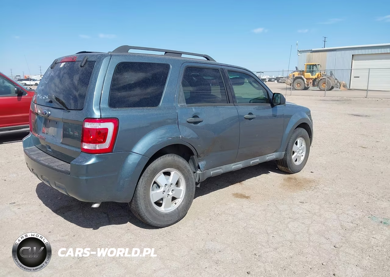 2012 Ford Escape Xlt VIN:1FMCU0D75CKC43218 - 3