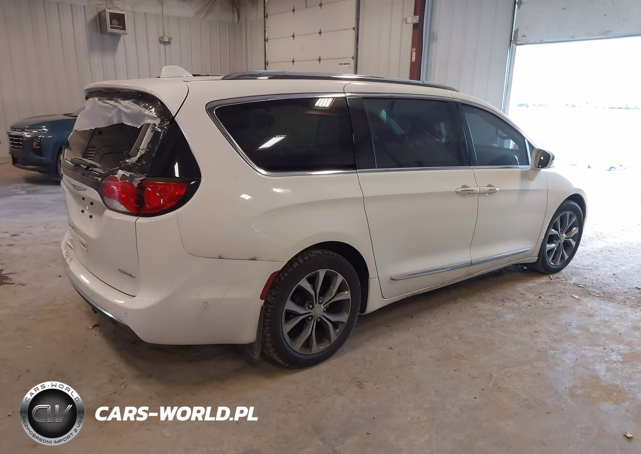 2017 Chrysler Pacifica Limited VIN:2C4RC1GG2HR544833 - 4