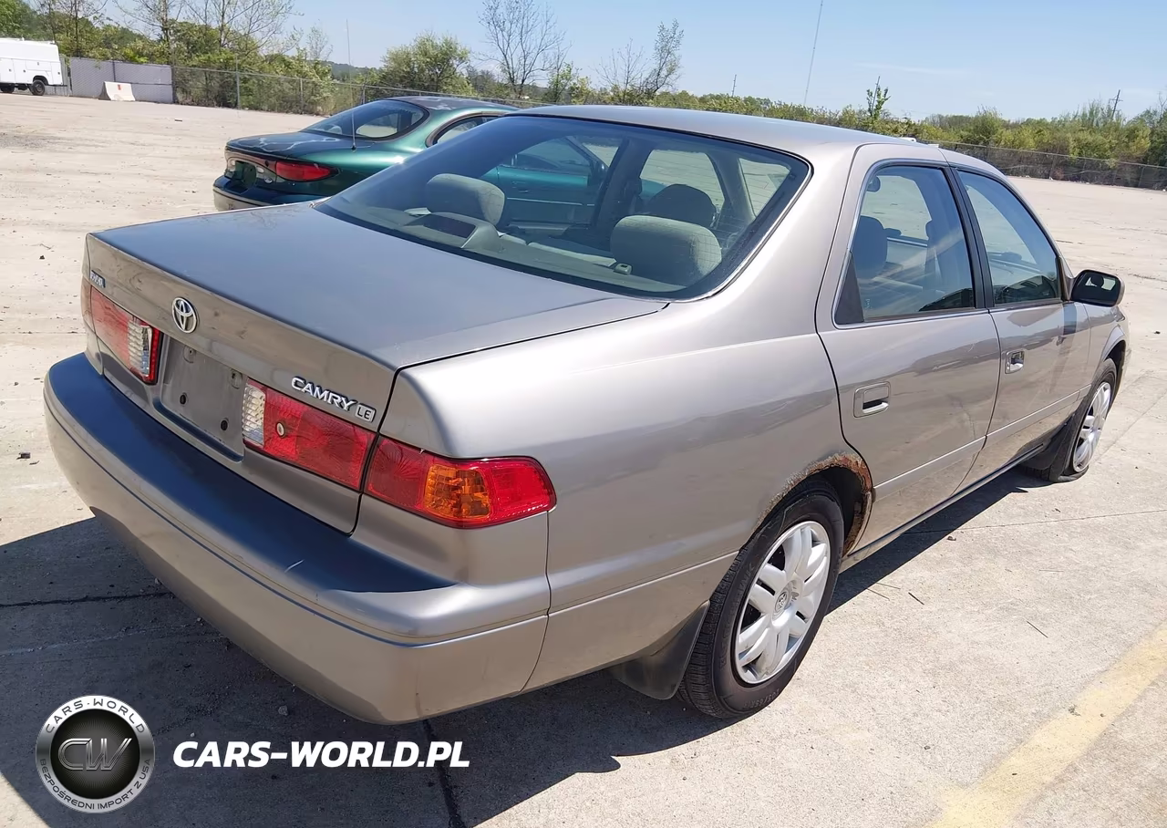 2001 Toyota Camry Le VIN:4T1BG22K21U114585 - 4