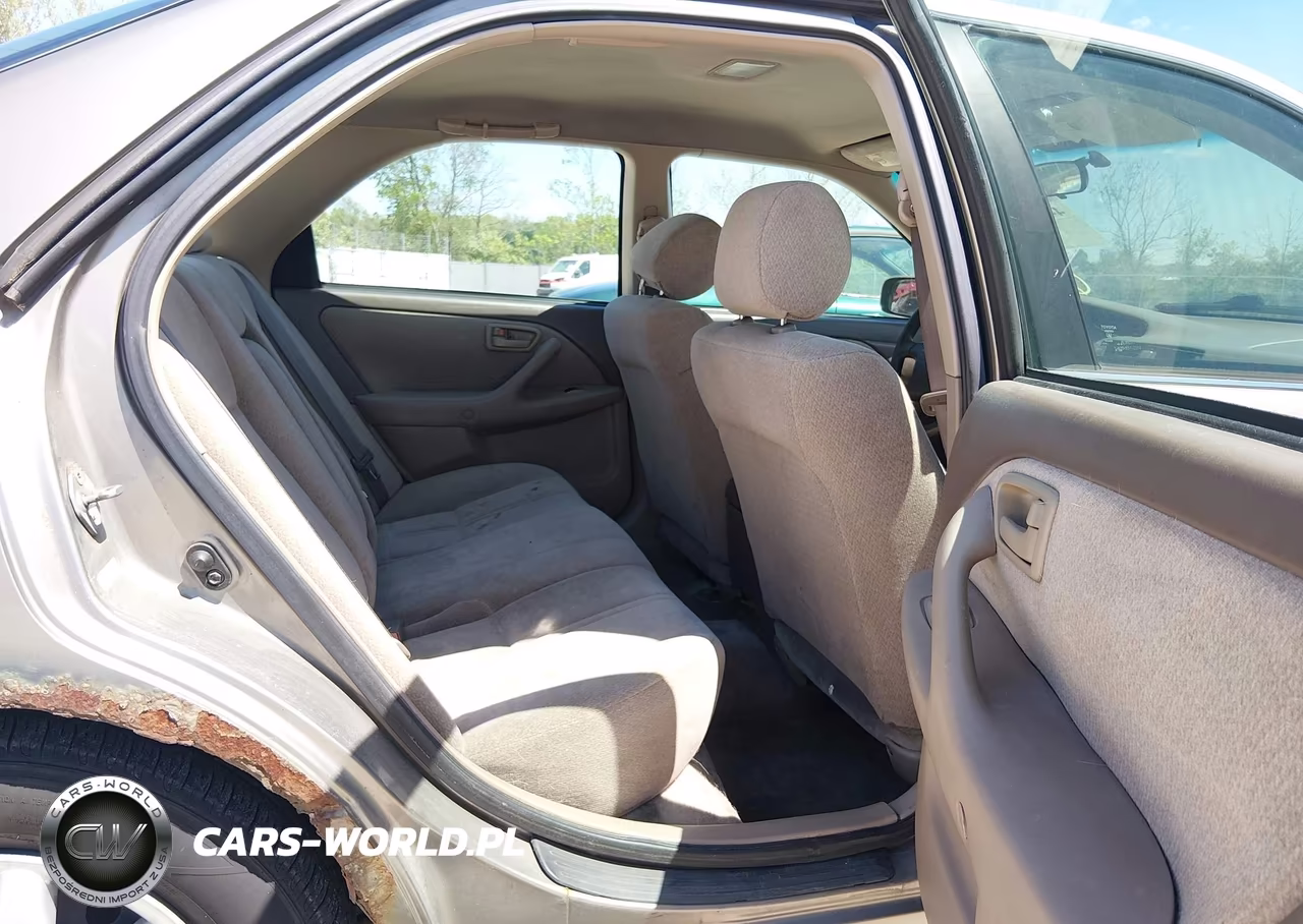 2001 Toyota Camry Le VIN:4T1BG22K21U114585 - 8