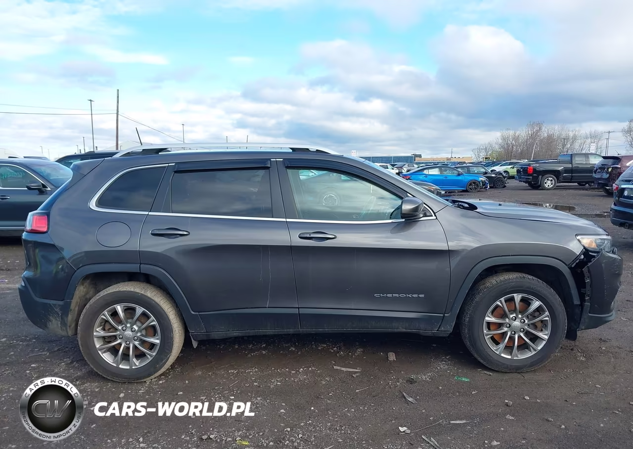 2019 Jeep Cherokee Latitude Plus 4X4 VIN:1C4PJMLB1KD419132 - 13