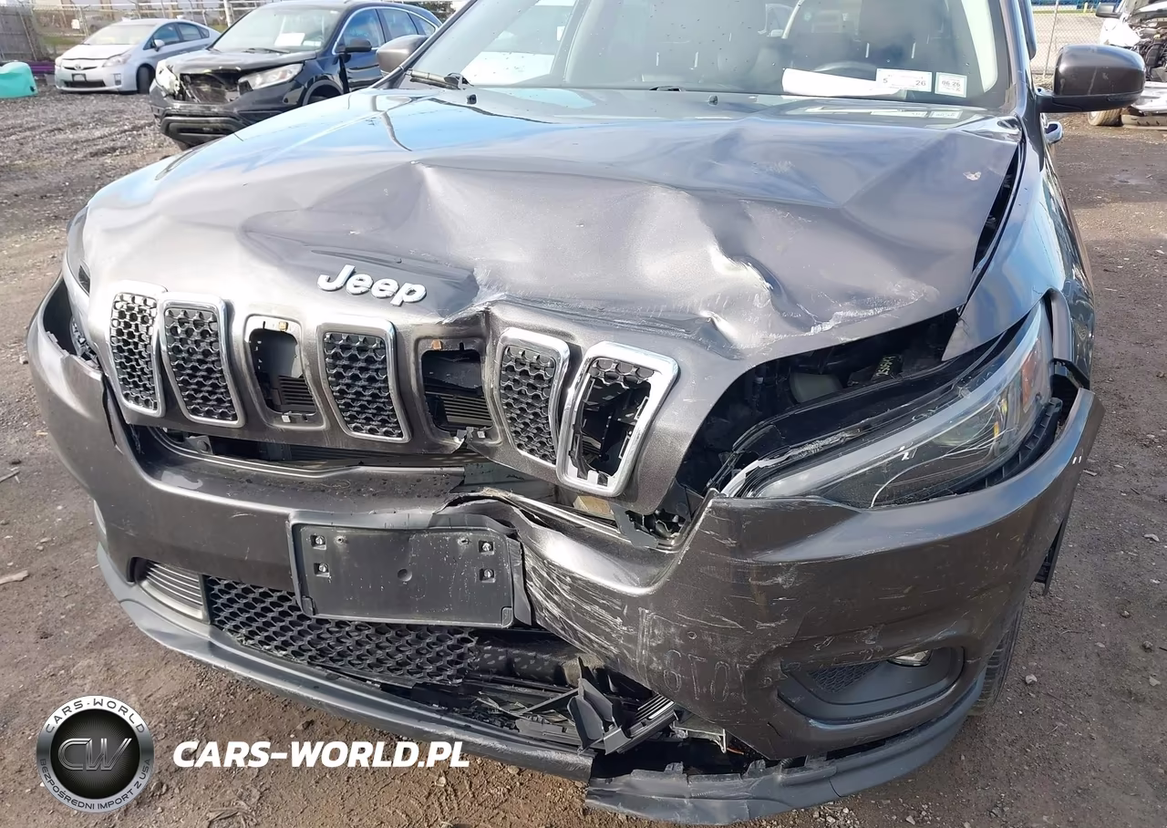 2019 Jeep Cherokee Latitude Plus 4X4 VIN:1C4PJMLB1KD419132 - 6