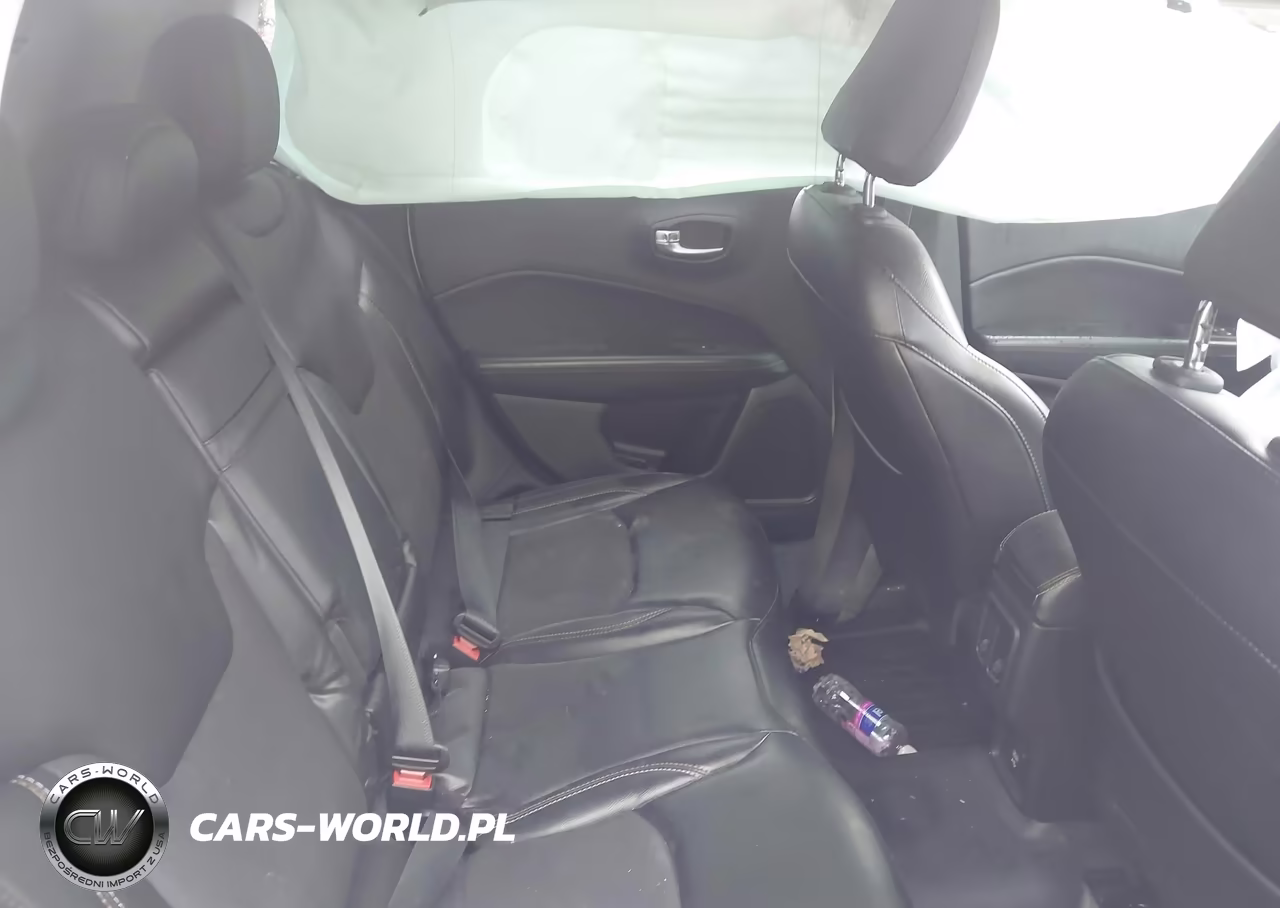 2018 Jeep Compass Latitude 4X4 VIN:3C4NJDBB0JT328368 - 8