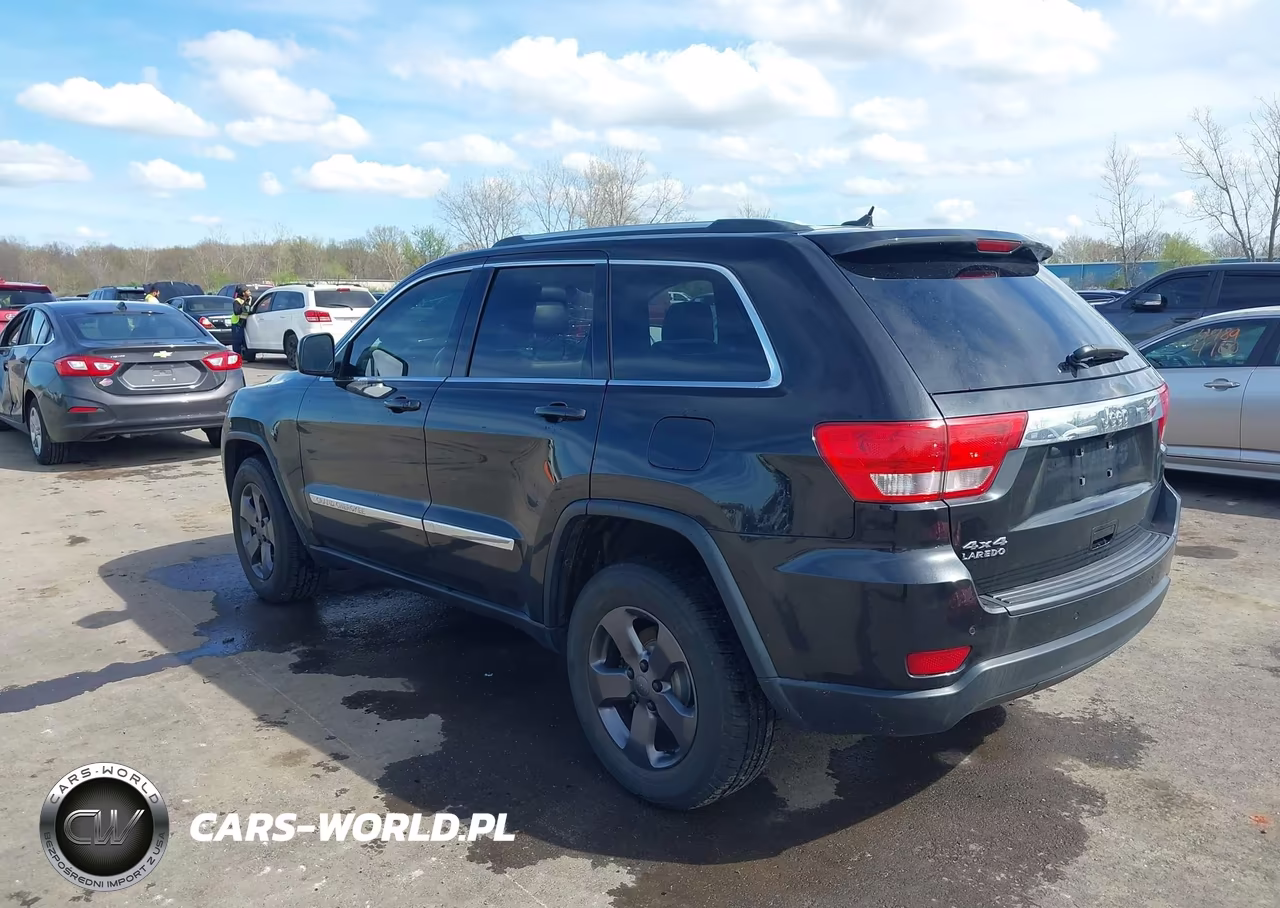 2013 Jeep Grand Cherokee Laredo VIN:1C4RJFAG2DC543468 - 3