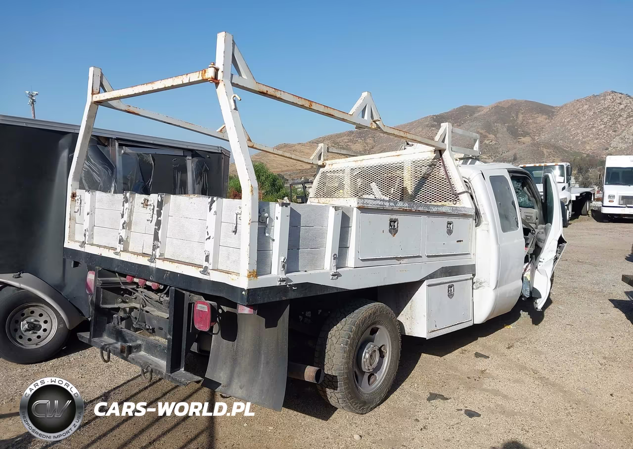 2007 Ford F-350 Chassis Lariat-Xl-Xlt VIN:1FDWX34P77EA48361 - 4