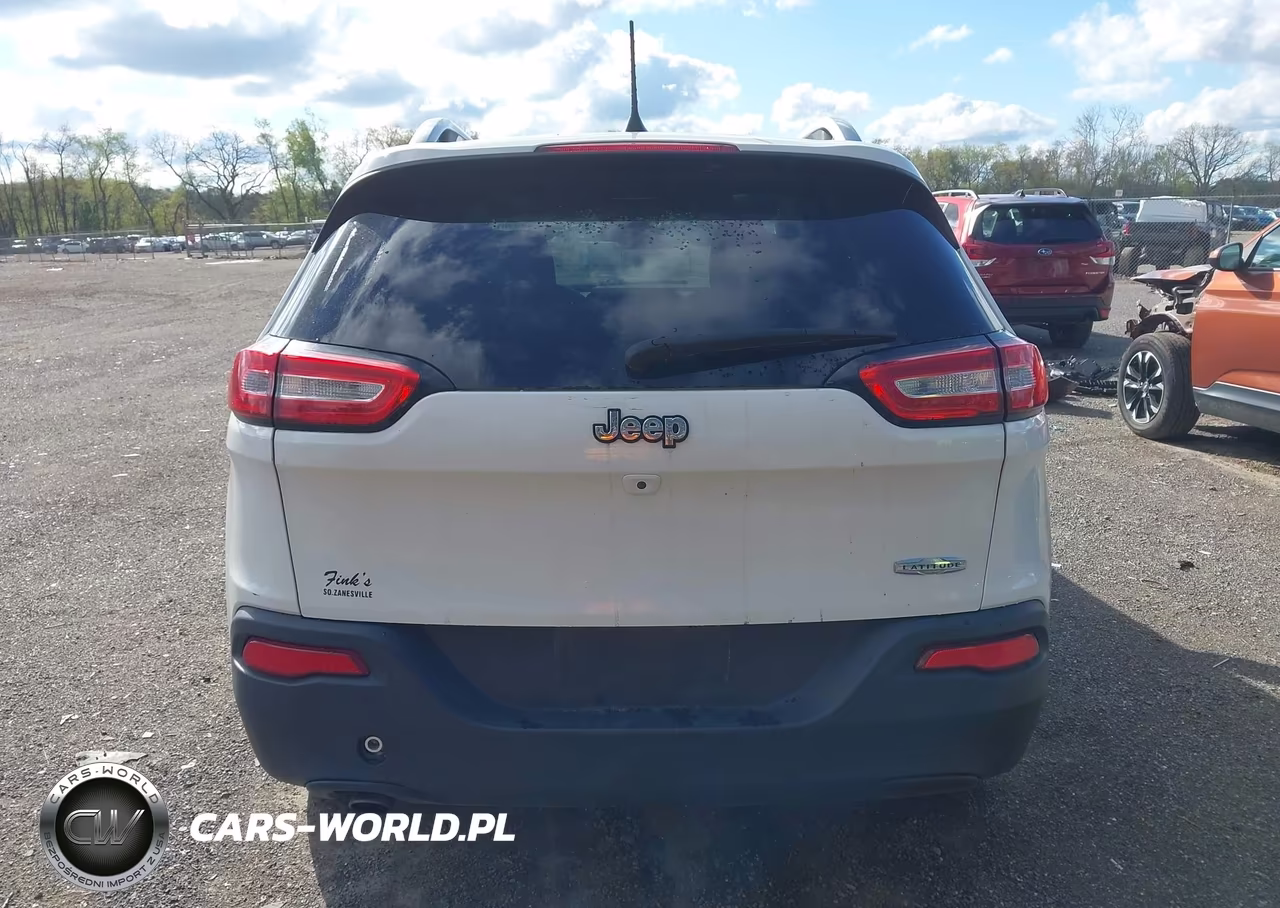 2016 Jeep Cherokee Latitude VIN:1C4PJLCB3GW374412 - 16
