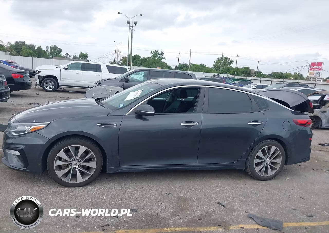 2019 Kia Optima S VIN:5XXGT4L30KG284721 - 14