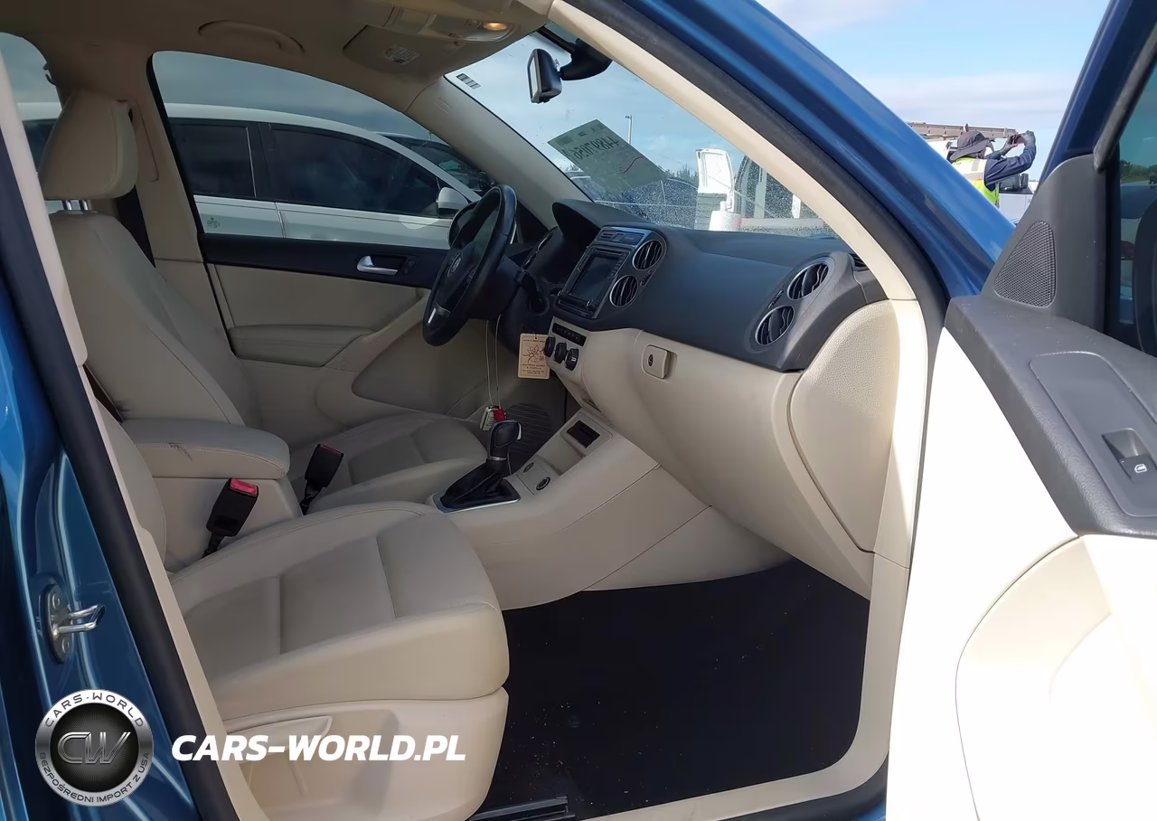 2017 Volkswagen Tiguan 2.0T-2.0T S VIN:WVGAV7AX8HK041272 - 5