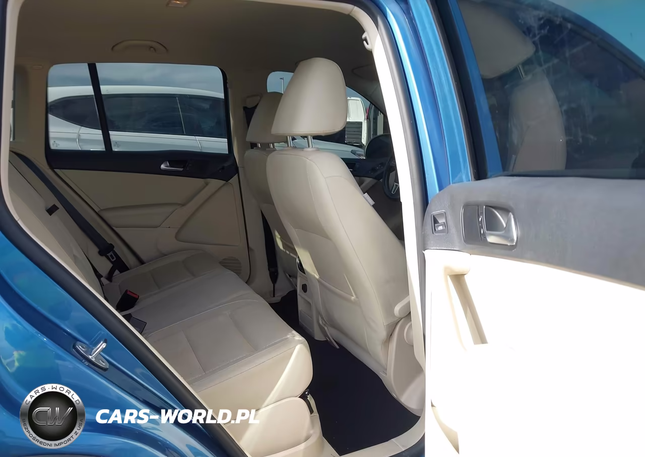 2017 Volkswagen Tiguan 2.0T-2.0T S VIN:WVGAV7AX8HK041272 - 8