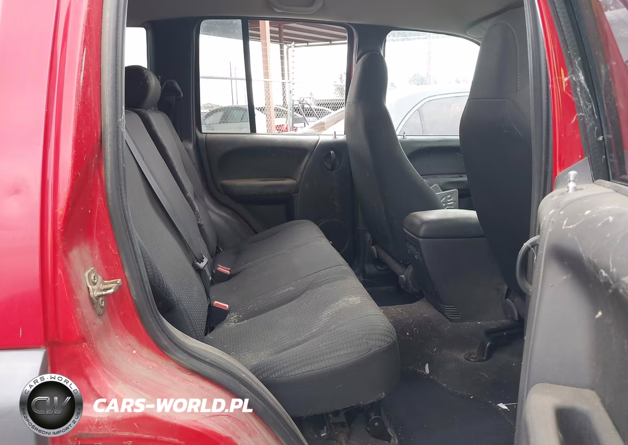 2004 Jeep Liberty Sport VIN:1J4GL48KX4W318806 - 8
