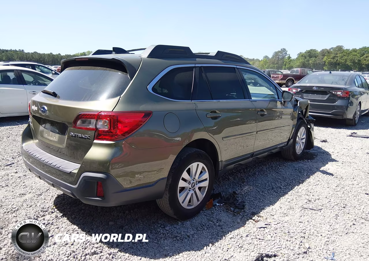 2019 Subaru Outback 2.5I Premium VIN:4S4BSAHC4K3345892 - 4