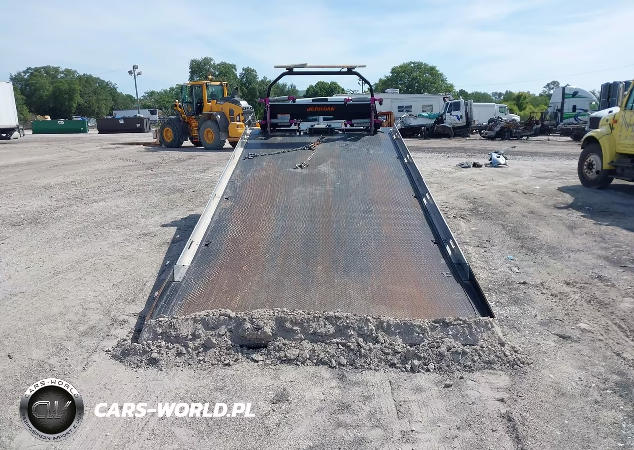 2024 Ram 5500 Chassis Tradesman-Slt VIN:3C7WRNDL6RG107521 - 18