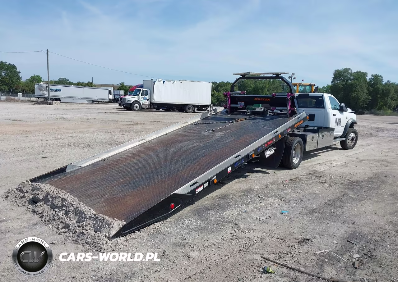 2024 Ram 5500 Chassis Tradesman-Slt VIN:3C7WRNDL6RG107521 - 4