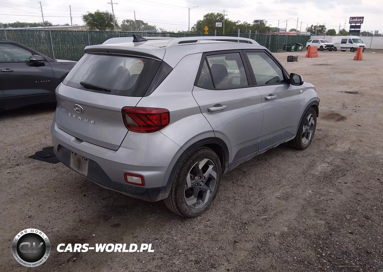 2020 Hyundai Venue Sel VIN:KMHRC8A39LU022240 - 4