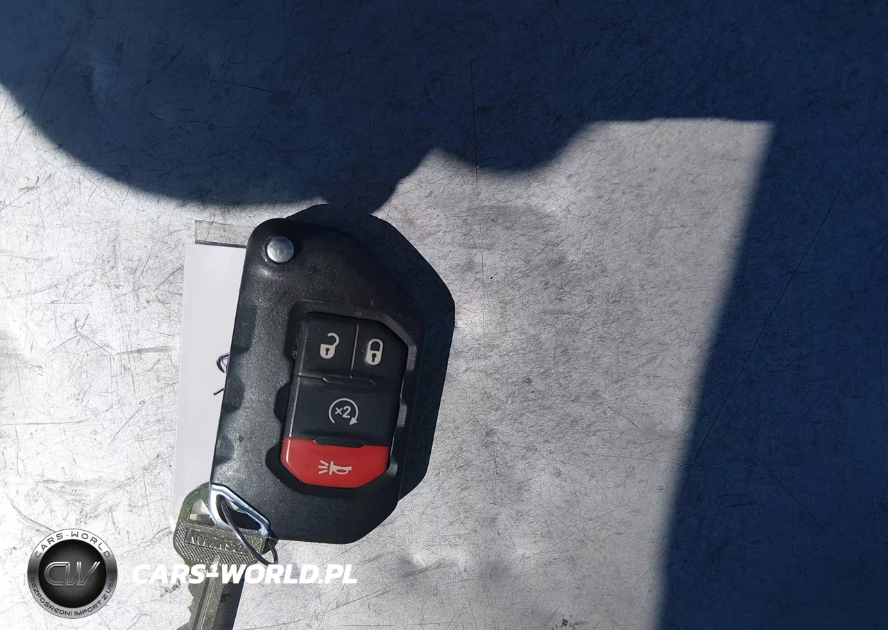 2018 Jeep Wrangler Unlimited Sahara 4X4 VIN:1C4HJXEN2JW233342 - 11