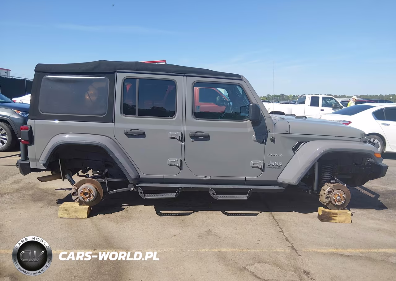 2018 Jeep Wrangler Unlimited Sahara 4X4 VIN:1C4HJXEN2JW233342 - 13